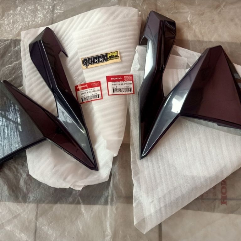 Set Cover Sayap Depan Hitam Metalik (Grey) Kanan Kiri Honda Vario125/150 Esp 64501K59A10AFB/64601K59