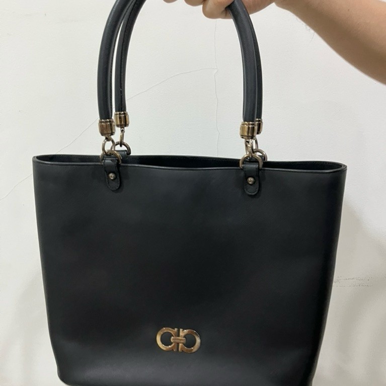 Salvatore Ferragamo City Tote Black Preloved