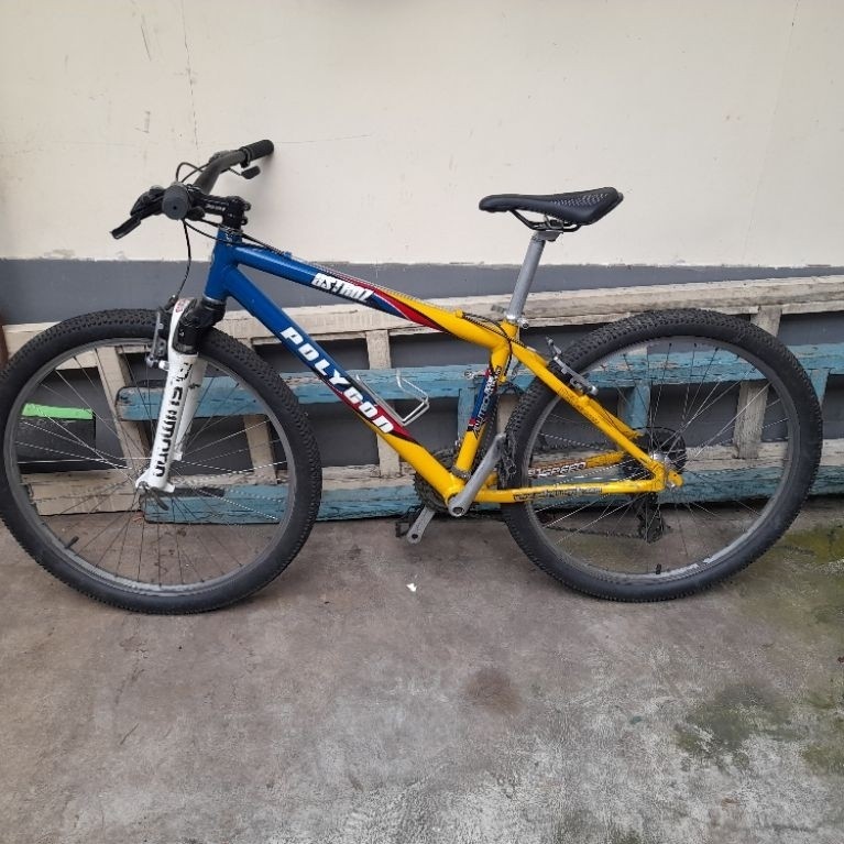 POLYGON ASTROZ LAWAS/JADUL 00s