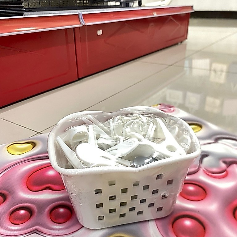 Miniso Clothespins 30 pcs With Storage Basket / Miniso Penjepit baju