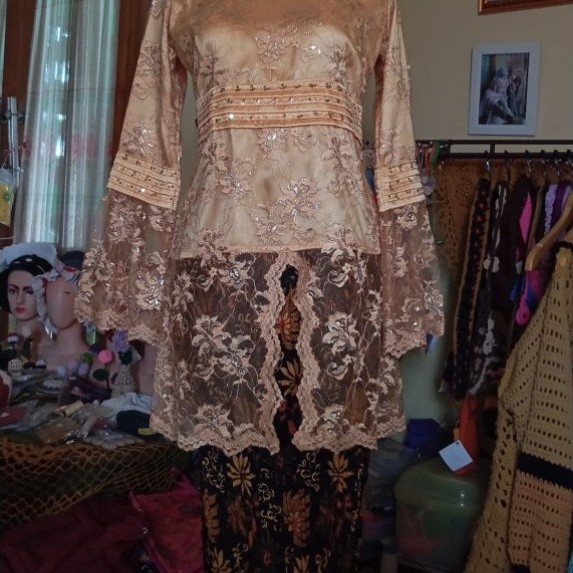 SATU SET KEBAYA SEMI MODERN KEKINIAN MANTAP