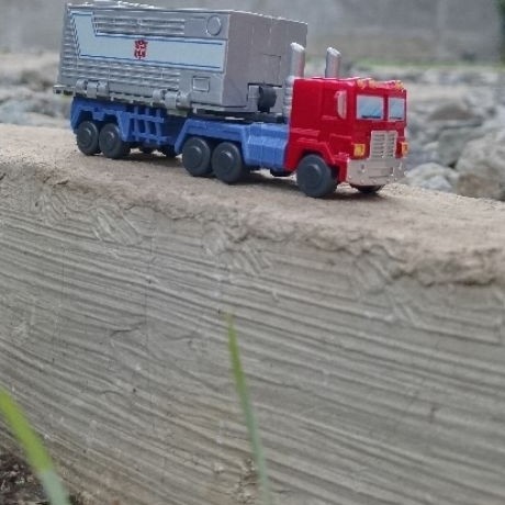 Blokees transformers Optimus prime+trailernya