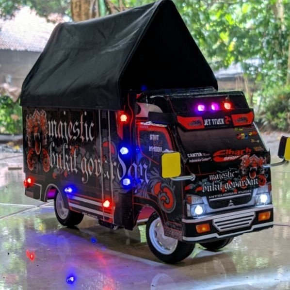 Miniatur truk oleng/miniatur truk canter/Isuzu/miniatur truk kayu/miniatur truk terlaris