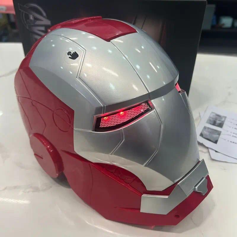 Topeng Iron Man 1:1 Helm Anime Elektrik yang Dapat Dipakai dengan Sistem Pembukaan dan Penutupan Oto