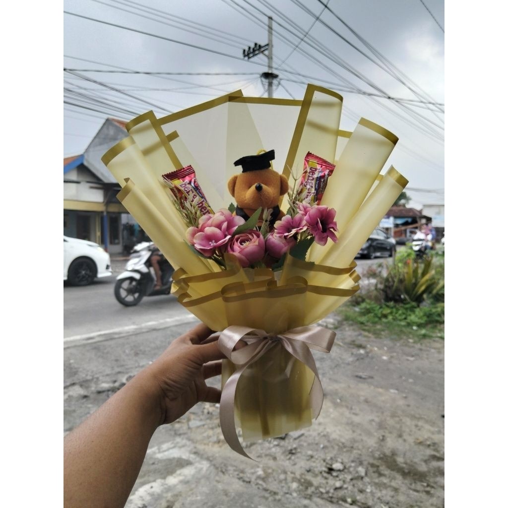 buket wisuda /buket wisuda anak /buket boneka /buket Snack