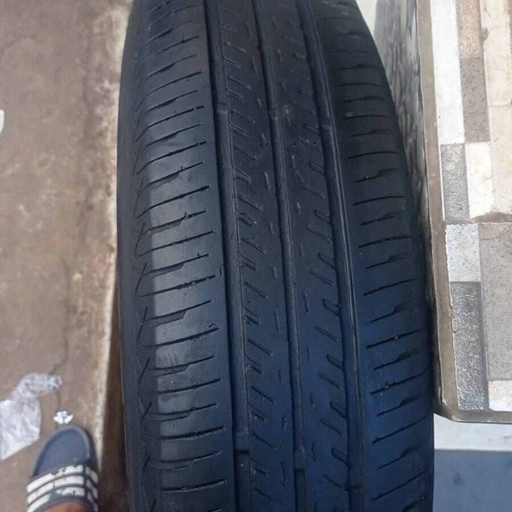 Ban mobil copotan tubles ring 14 ukuran 185/80 layak pakai