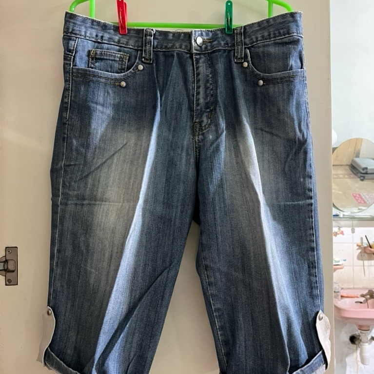 Celana Jeans Pendek Wanita Merk T2000