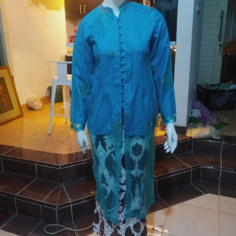 kebaya kondangan muslim