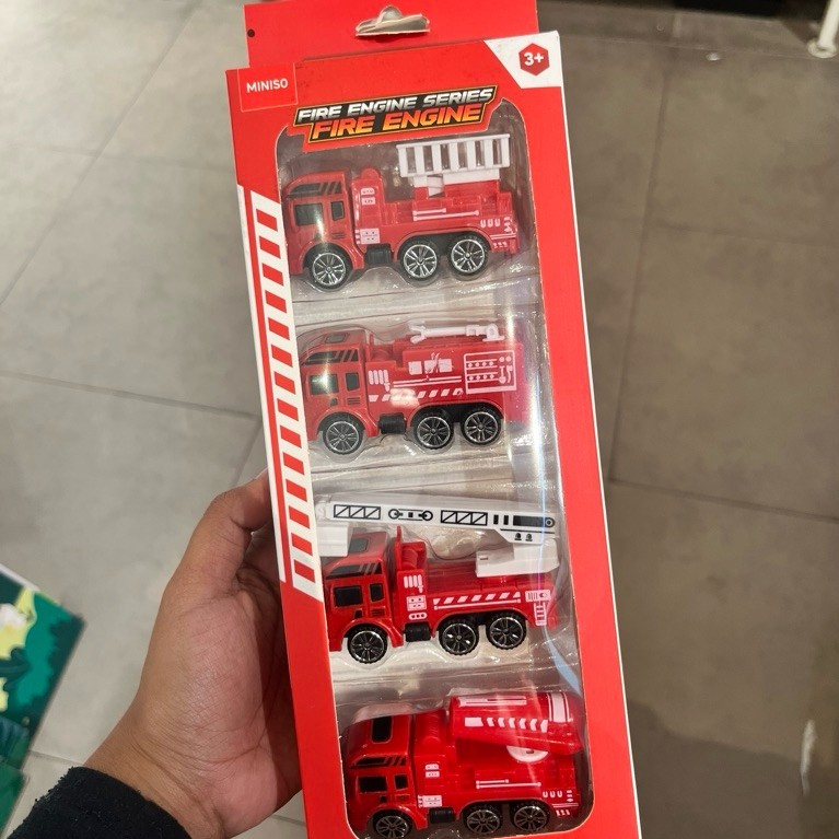 Mainan Mobil Mobilan Miniso