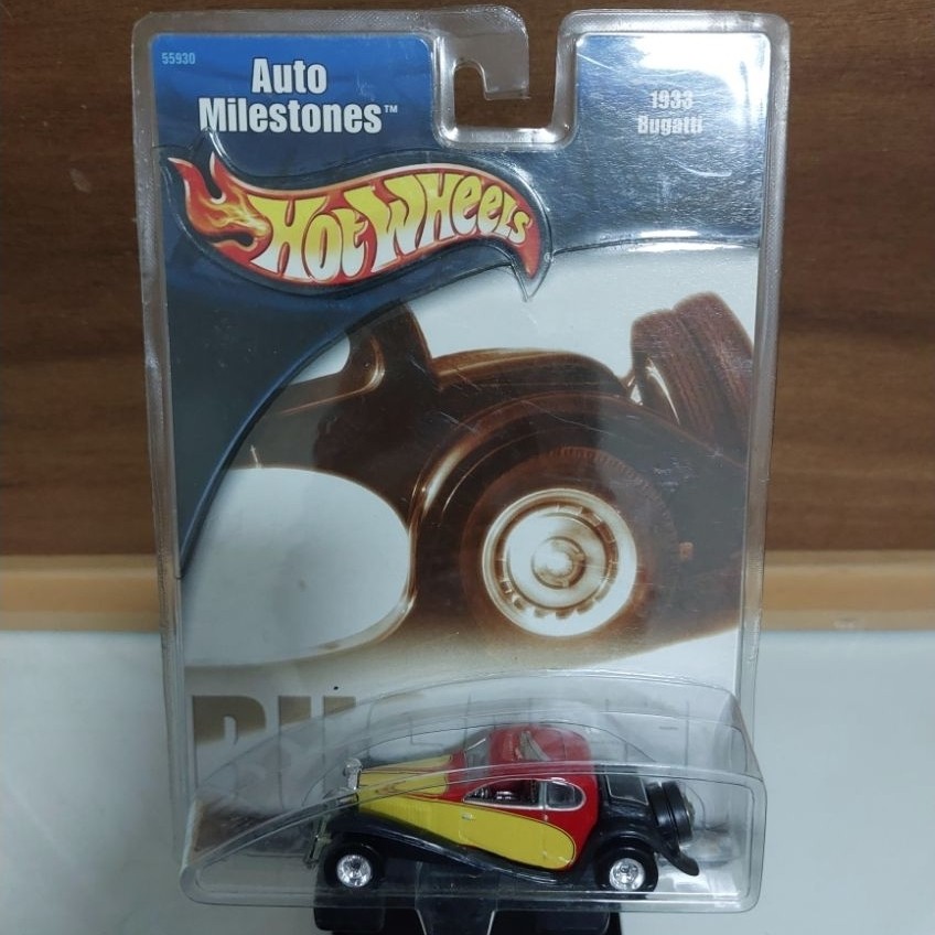 Hot Wheels 1933 BUGATTI = AUTO MILESTONES