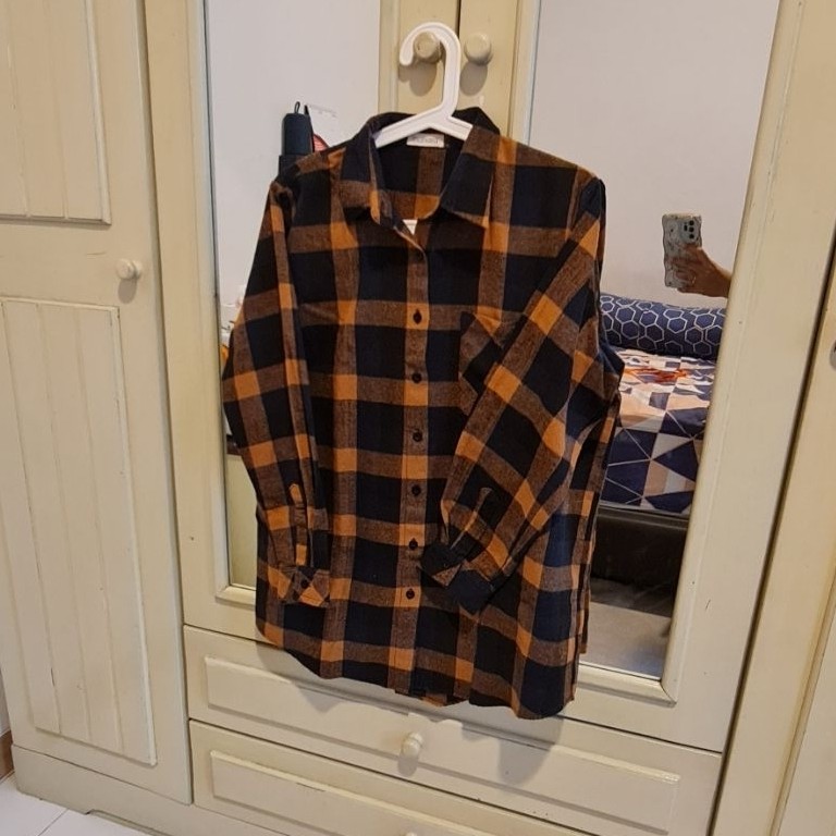 Preloved BAJU MAHARA Kemeja flanel Kotak2 navy teracota