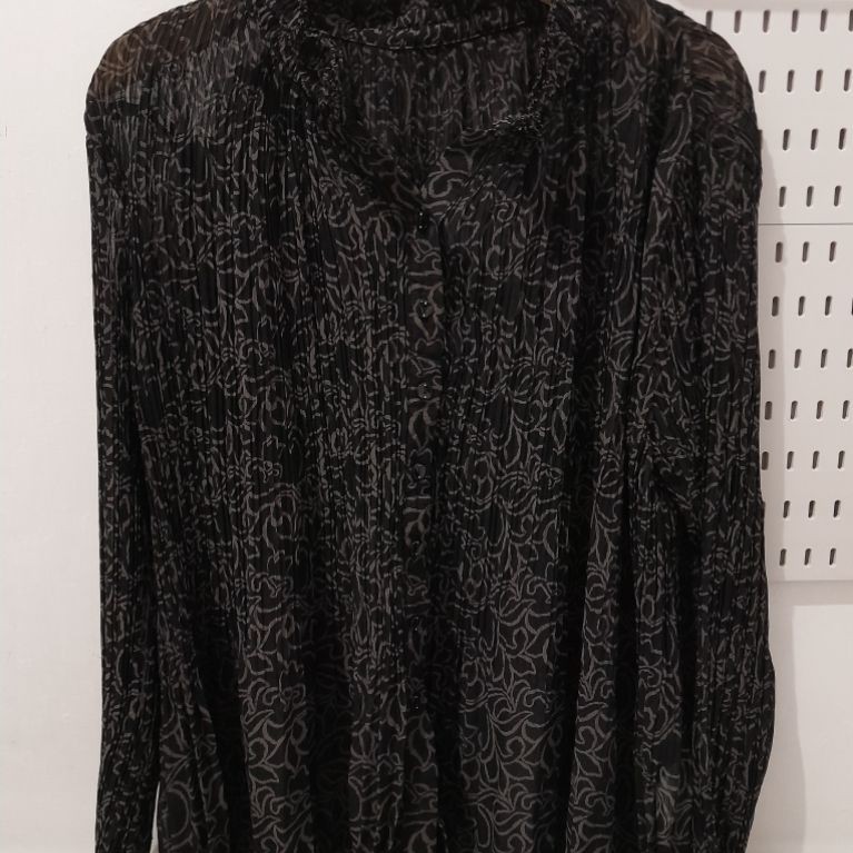 Blouse Wanita Plisket Motif Hitam