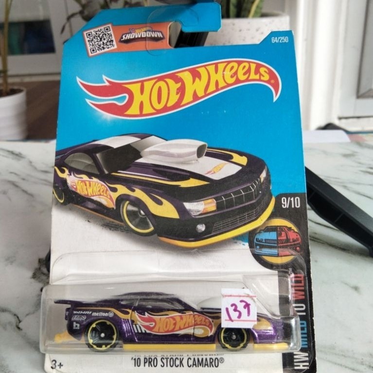 Hot Wheels 10 Pro Stock Camaro HW Mild to Wild