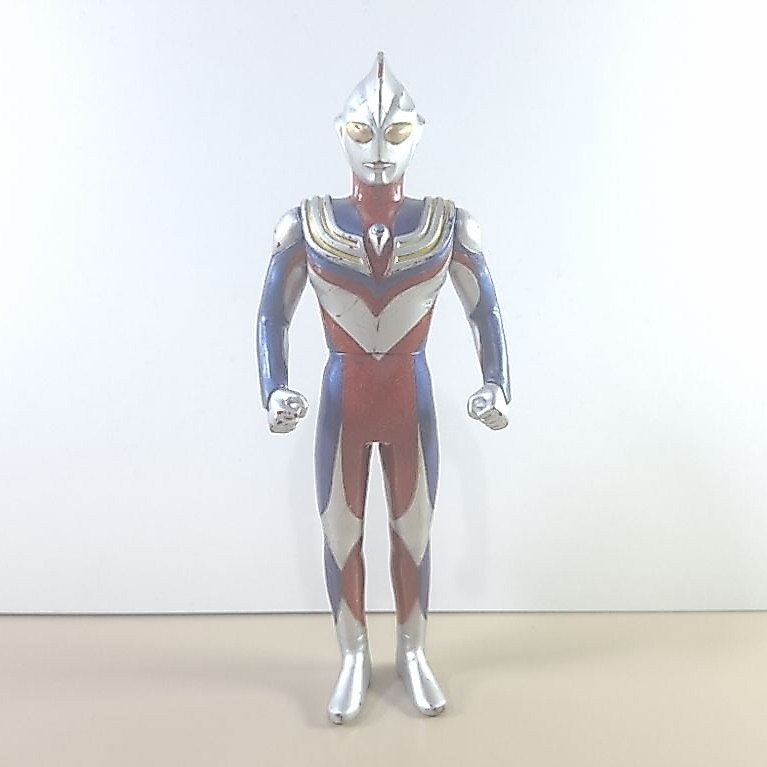 Action Figure Ultraman Tiga Bandai 16 Cm AM 23