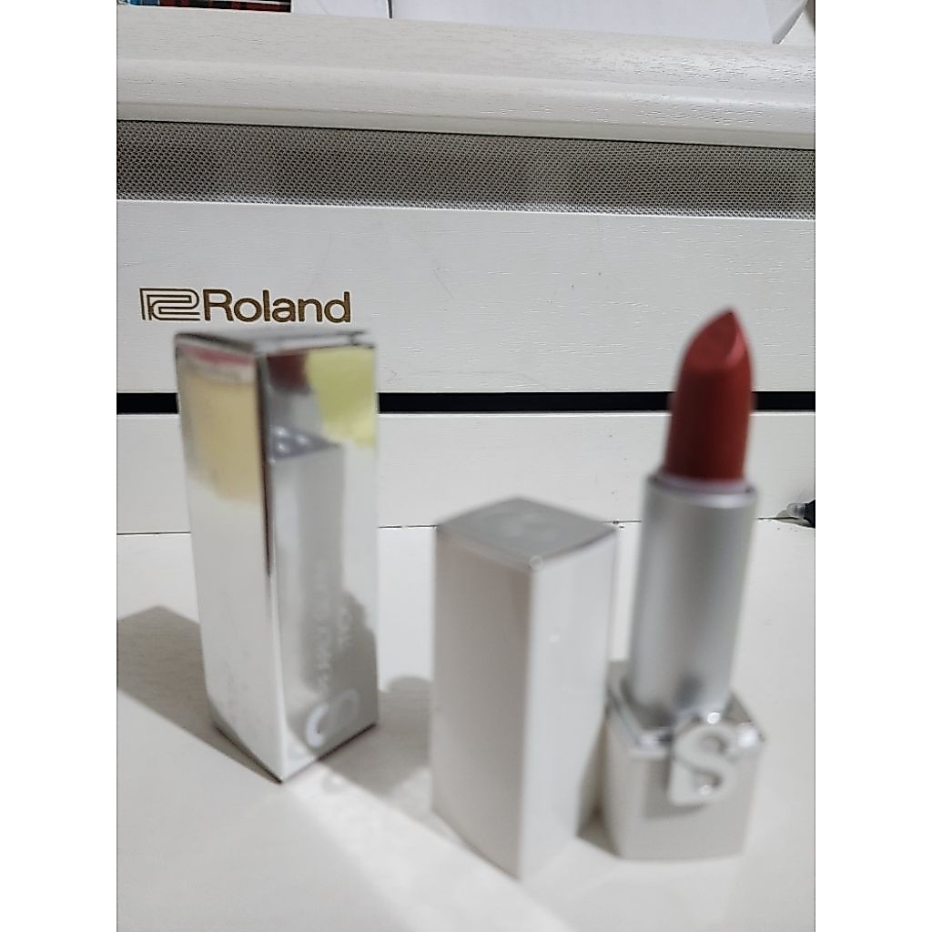 Buttonscarves Pearly Glam Lipstick Modesty- Preloved