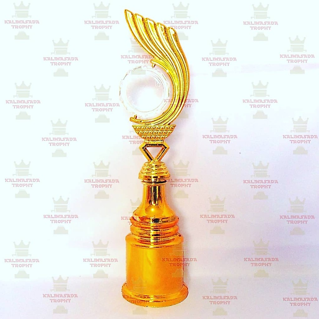 PIALA // TROPHY GOLD // AKRILIK
