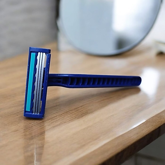 Alat Pisau Cukur Cukuran Kumis Jenggot Bulu 2 / 3 / 4  Mata Pisau Stainless Steel Anti Karat Selip Grip Gagang Anti Slip Razor Shaver Dengan Strip Sabun Pelicin Disposable Garuk Orlee Xavier 3 Shaving Biru OR-113XV Biru Kuning