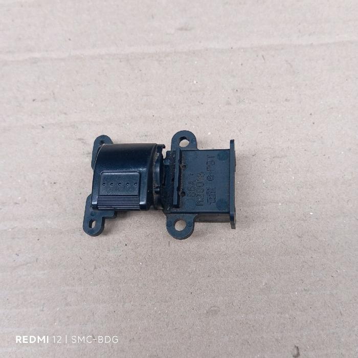 Switch saklar tombol power window naik turun kaca pintu bagian kanan R honda crv gen 2 original copo
