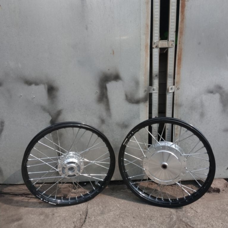 Velg jari jari Mio sporty smile Ring 17 hitam gilap