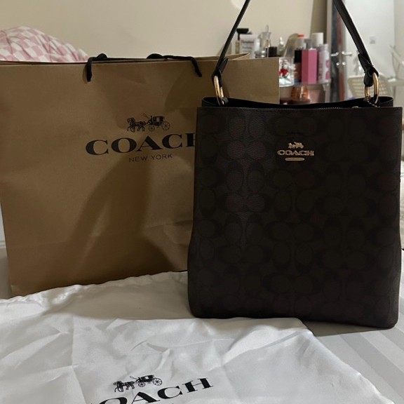 (preloved) Tas Coach Medium Town Bucket Bag