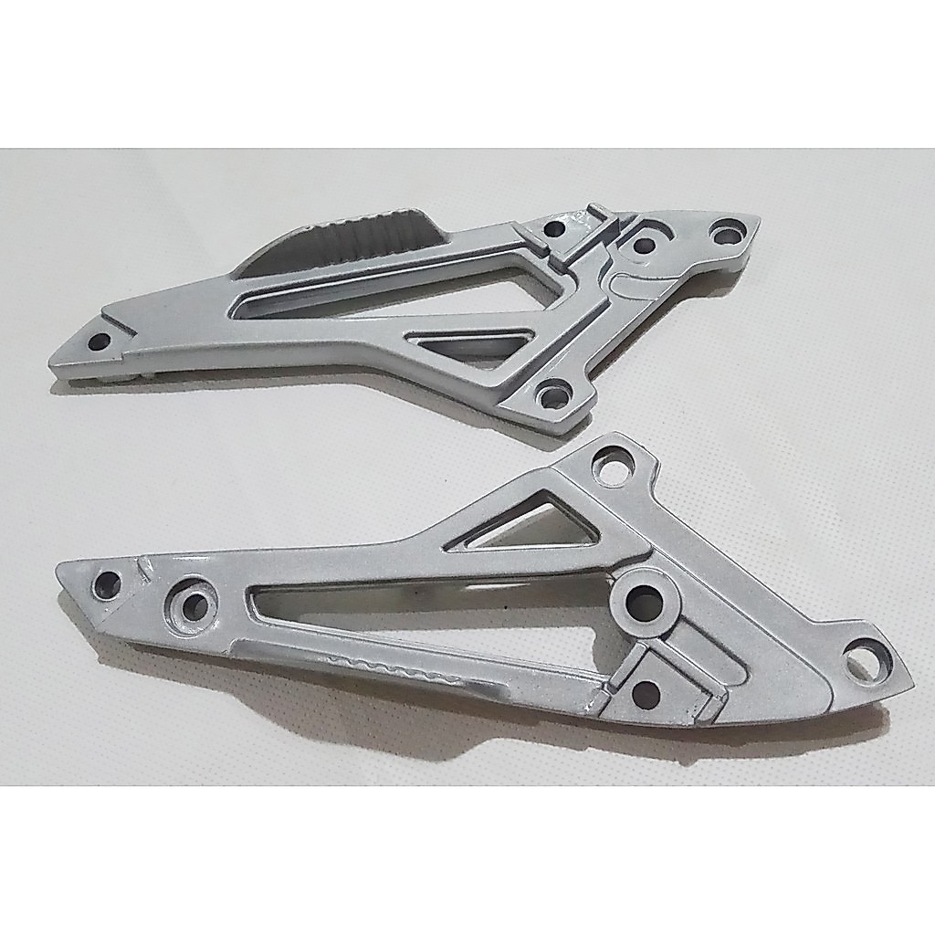 BREKET FOOTSTEP BELAKANG RXZ LAMA. PANGKON STEP BLK YAMAHA RXZ MILE