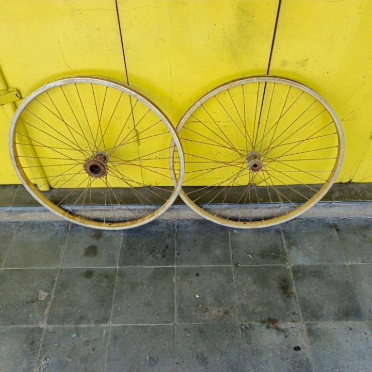 velk sepeda mtb 26 araya warna gold second