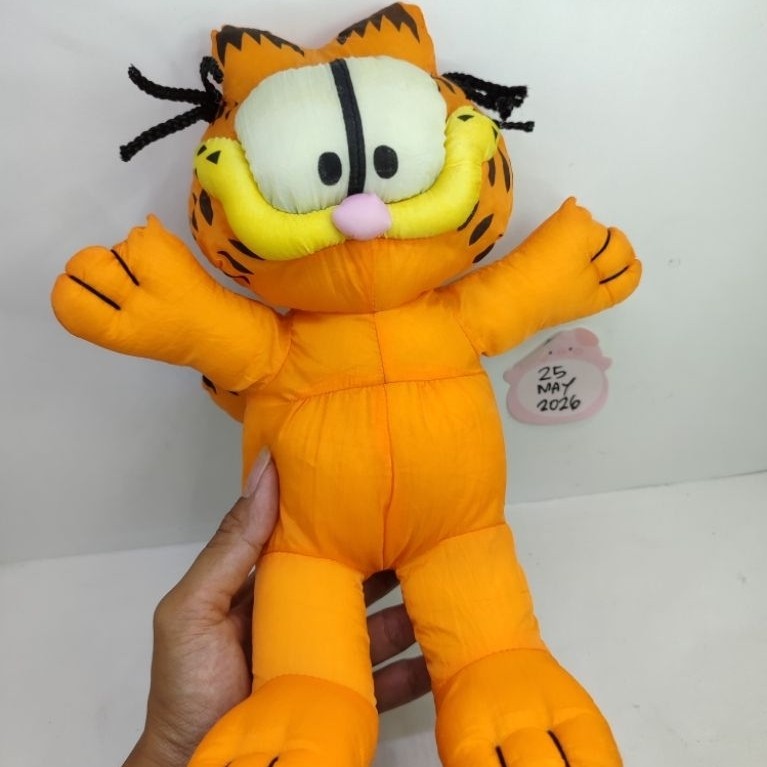 boneka Garfield vintage bahan parasut