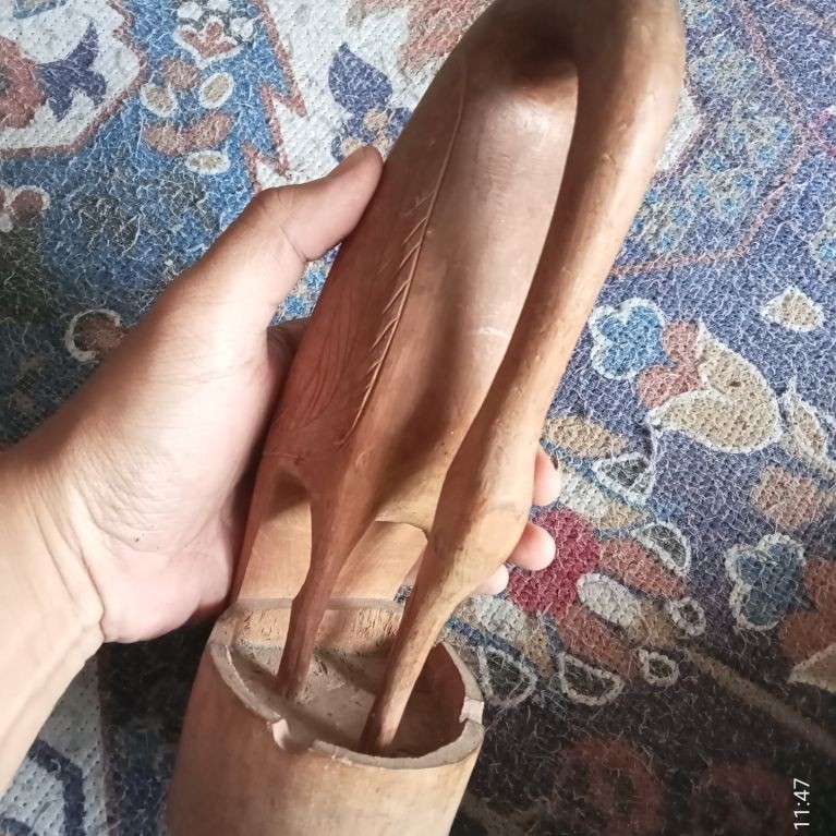 patung kayu Cendana kuno