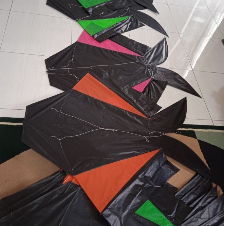 layangan cotek blolong