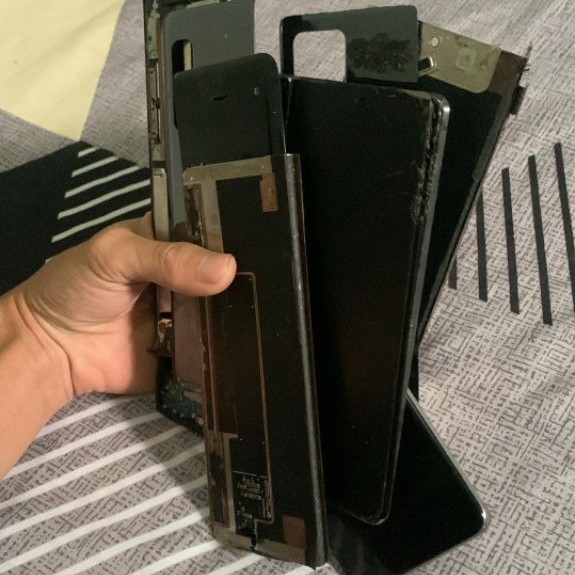 lcd bekas tidak layak pakai jual borongan ada 15 lcd bekas samsung