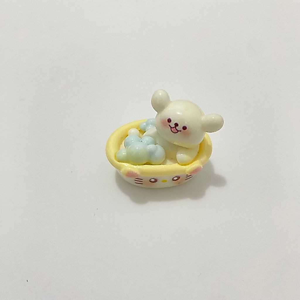 MAINAN ANAK MINIATURE MINI FIGURE MALTESE MANDI BERENDAM SHOWER LUCU IMUT CLAY RESIN