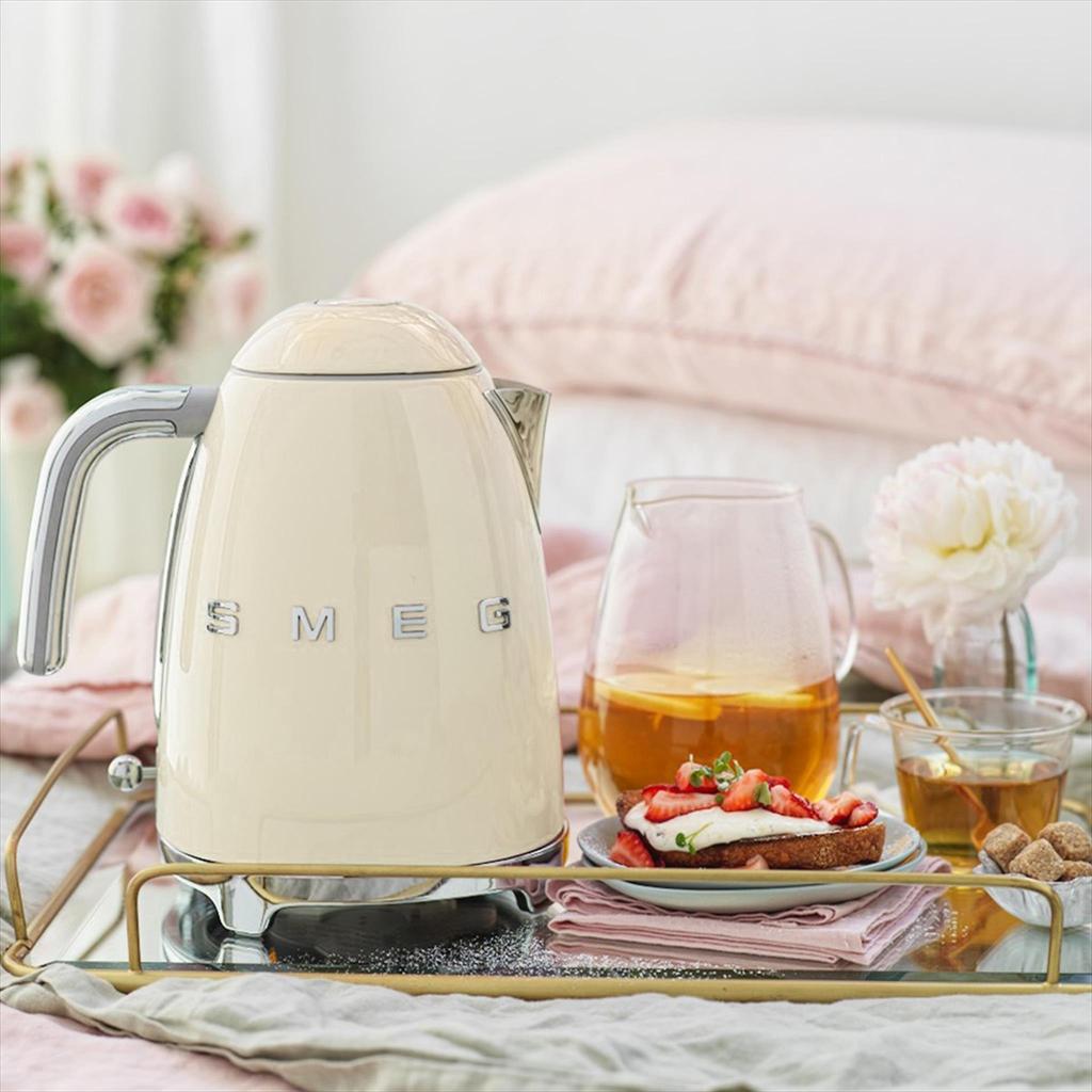 SMEG Electric Kettle KLF03 - SMEG Teko Pemanas Air 1.7L