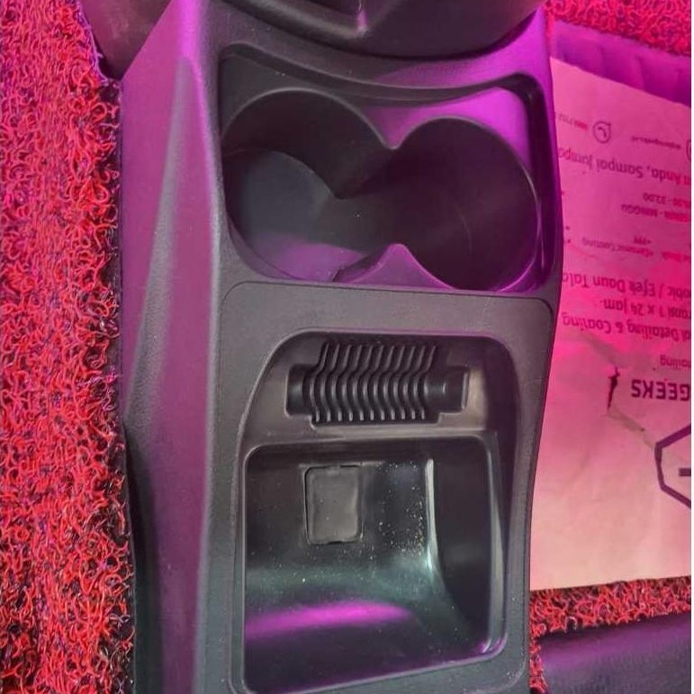 Console Box Tengah Mobil Calya Sigra