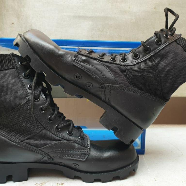 SEPATU BOOTS SECOND