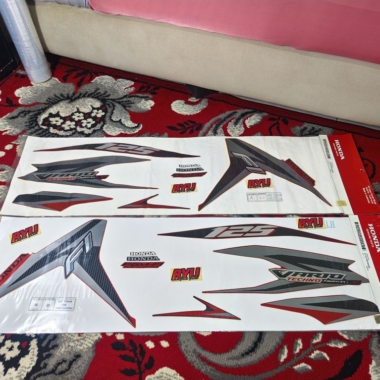 Stripping / Sticker Set Vario 125 old KZR Merah Lawas Original Honda AHM 871X0-KZR-B00ZBR / 871X0-KZ
