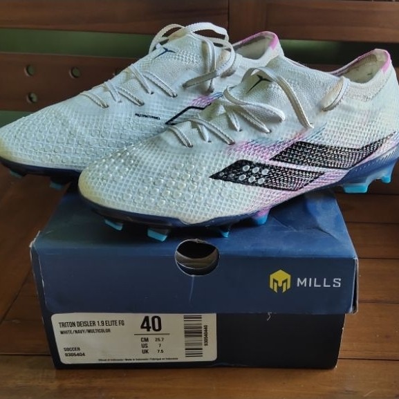 Sepatu Sepak Bola Mills Triton Deisler Elite
