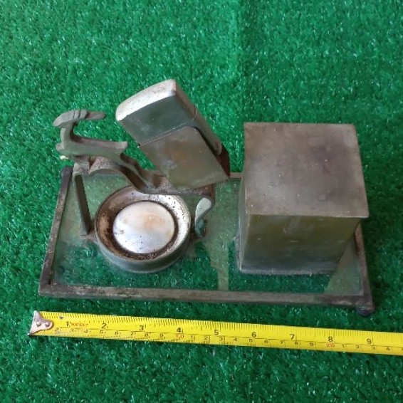 Hiasan dan Korek zippo Kuningan Set Antik Eropa