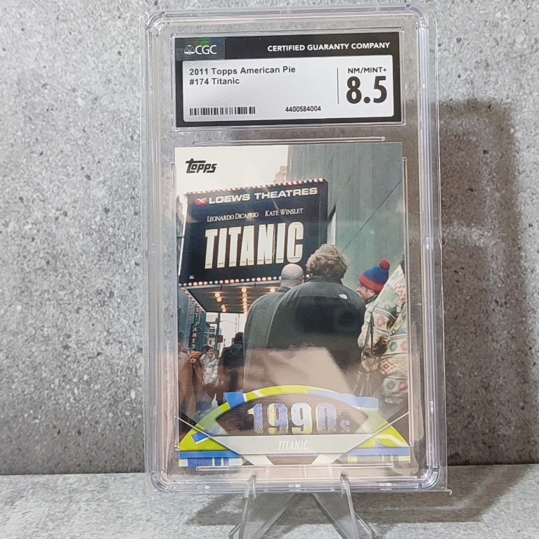 Kartu CGC 8.5 - 2011 Topps American Pie #174 Titanic – Movie Memorabilia Card – Graded NM/MINT+