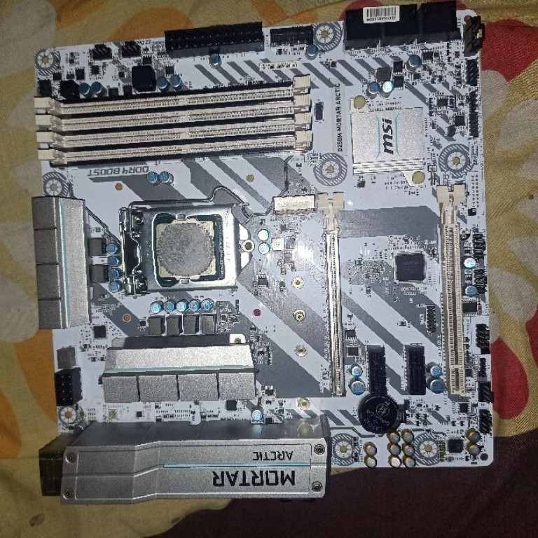 Motherboard MSI B250M MORTAR ARCTIC + Prosesor Intel G4560 Tray