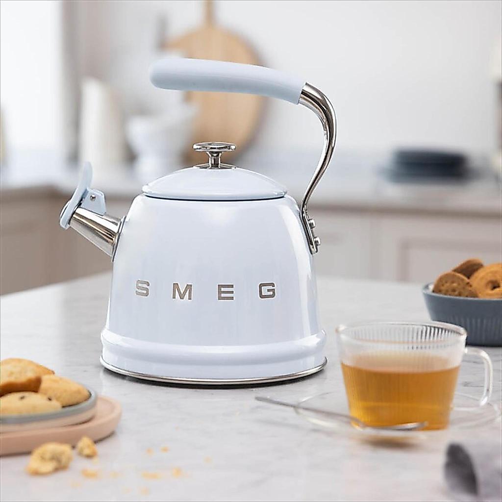SMEG Kettle WKF01 Premium – Teko Stainless Steel Aesthetic