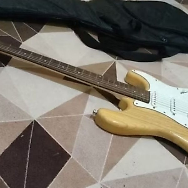 gitar listrik fender
