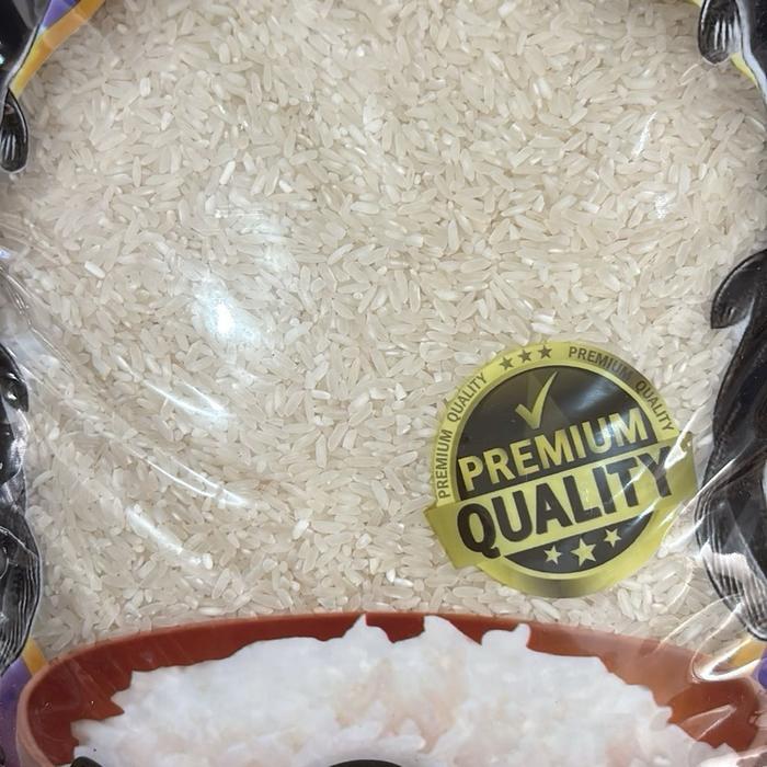 Beras Karawang Pulen Premium Quality Beras Berkualitas Tinggi untuk Masakan Sehari-hari .