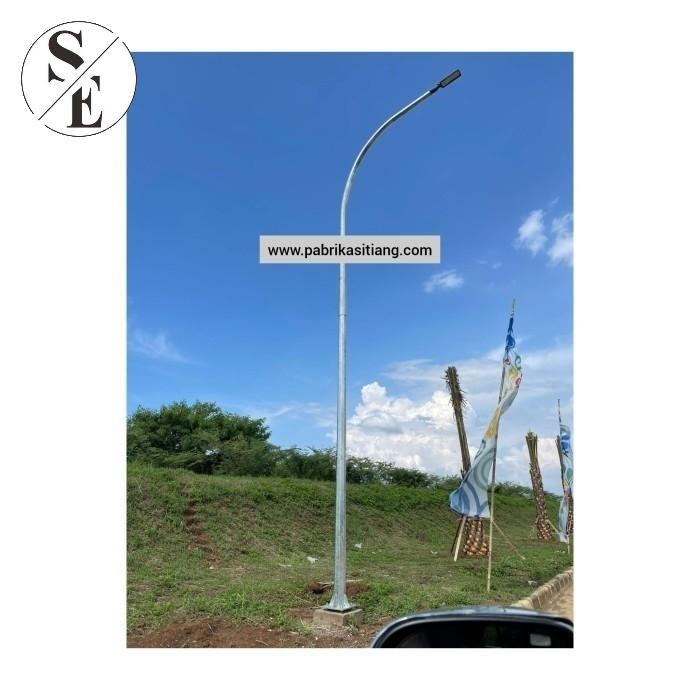 LAMPU TENAGA SURYA – READY STOCK TIANG PJU OKTAGONAL 7 METER SINGLE ARM PARABOLA GALVANIZED  – HEMAT