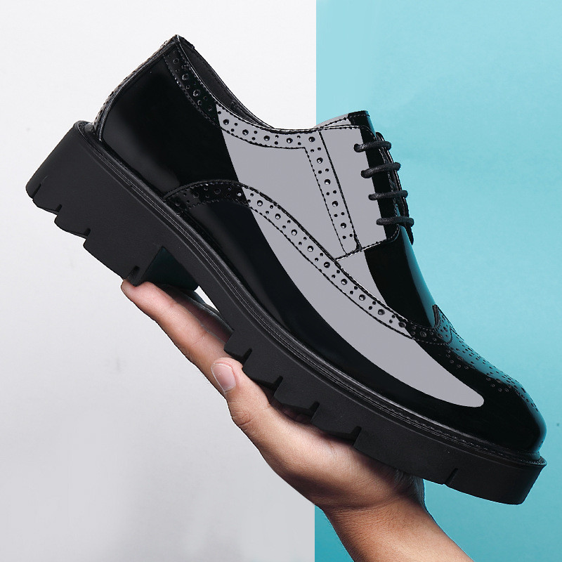 Sepatu kulit formal pria untuk bisnis brogue mengkilap dengan pola timbul peninggi tinggi badan inte
