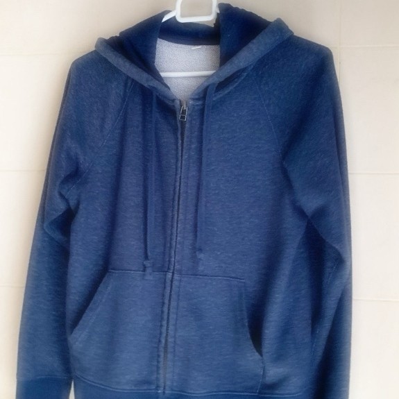 UNIQLO HOODIE BIRU DENIM-JACKET | ALL MARCH CROPPED TOP PUTIH | ATASAN JAKET JEANS | CASUAL OUTFIT B