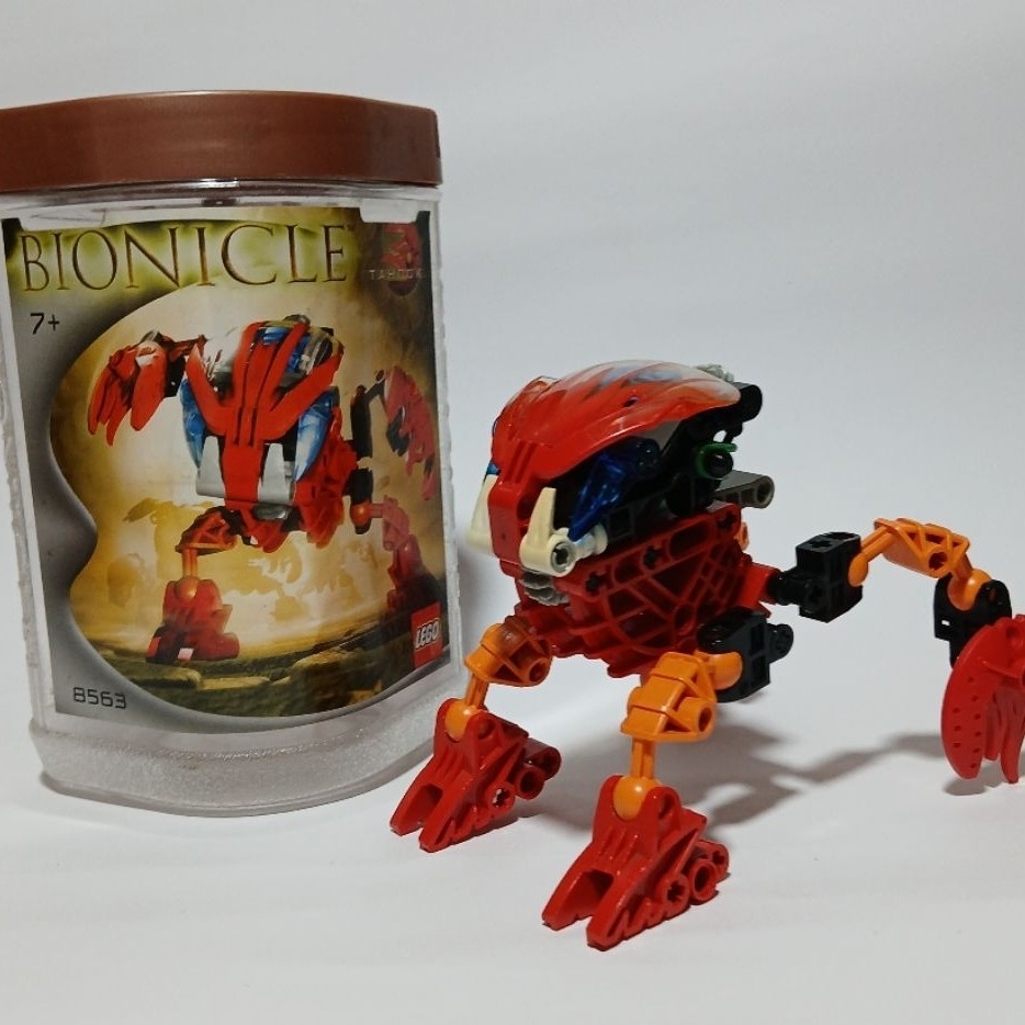 Lego bionicle tahnok 8563