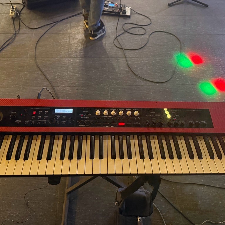 Keyboard Synthesizer Korg PS 60 bekas (second)