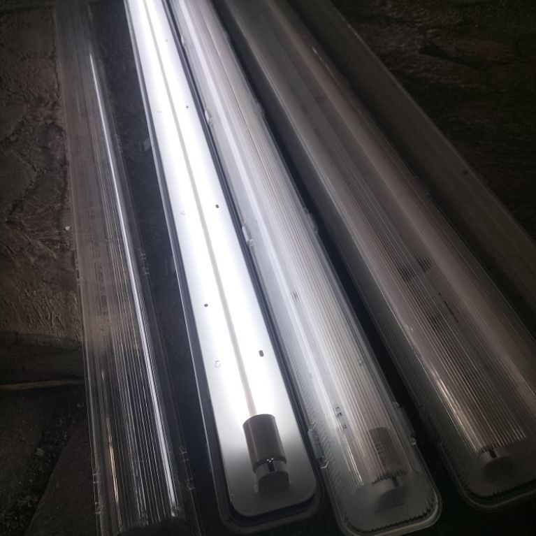 kap lampu TL LED T8 ZETALUX
