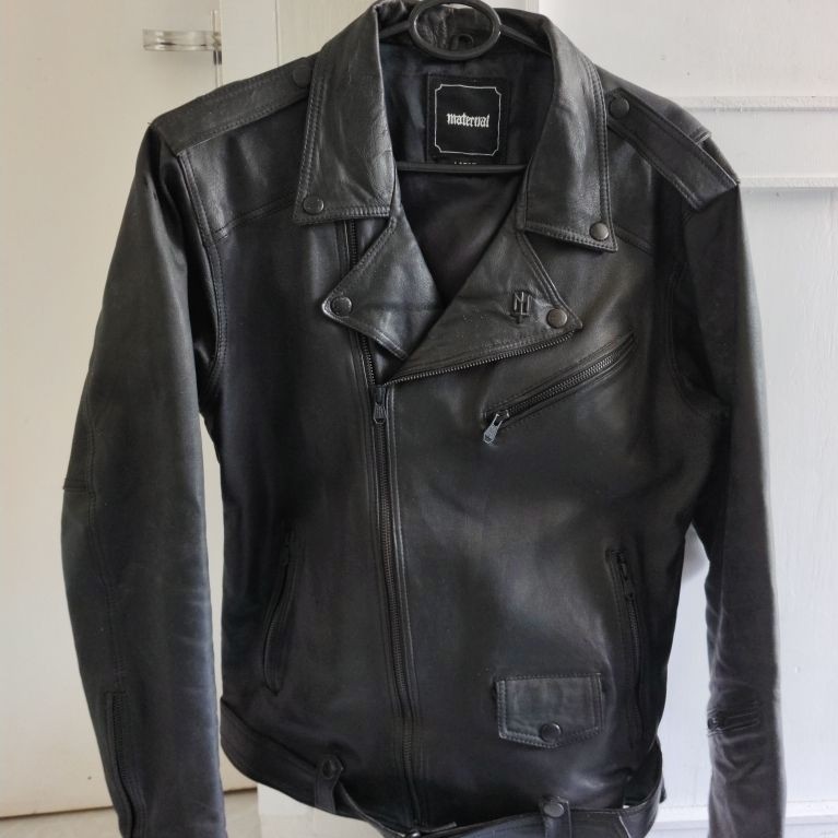 MATERNAL - JAKET KULIT - SECOND - SIZE L