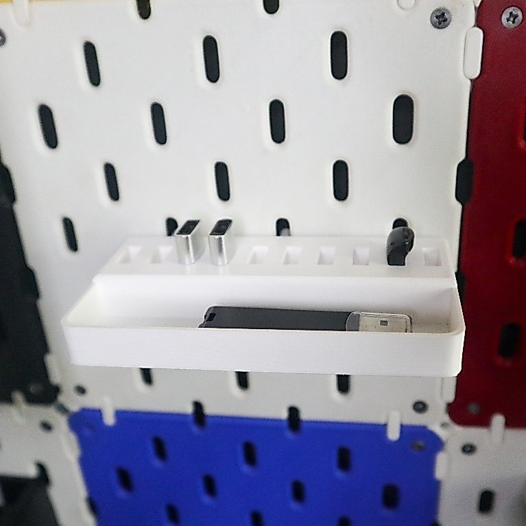 USB Organizer Skadis – Holder Flashdisk Pegboard IKEA SKADIS Rapi & Praktis